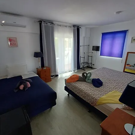 Homestay Casa Ramos On The Strip Albufeira