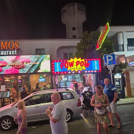 Casa Ramos On The Strip בית אירוח *